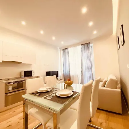 Apartament Super Bright Brand New Central Wifi 4pax