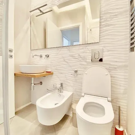 Apartament Super Bright Brand New Central Wifi 4pax Mediolan