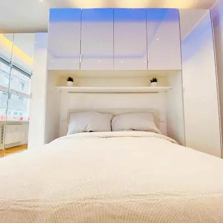 Super Bright Brand New Central Wifi 4pax